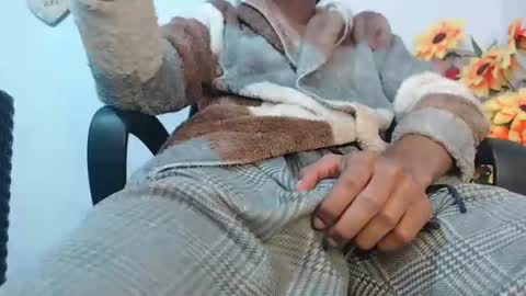 Noah Millers online show from February 8, 3:19 am