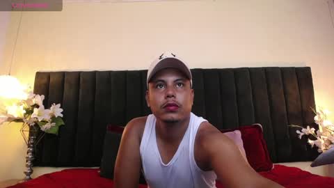 Snapshot of noah_oliver1 chatting on April 27, 7:56 pm NOAH online show from April 27, 7:56 pm