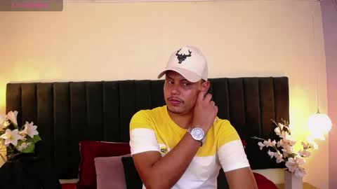 Snapshot of noah_oliver1 chatting on May 4, 7:21 pm NOAH online show from May 4, 7:21 pm