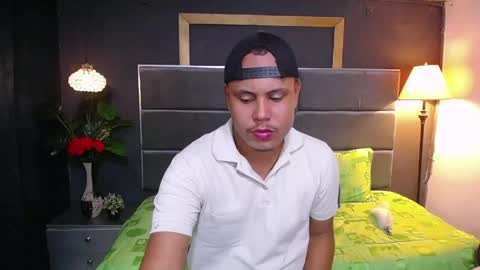 Snapshot of noah_oliver1 chatting on May 18, 7:31 pm NOAH online show from May 18, 7:31 pm