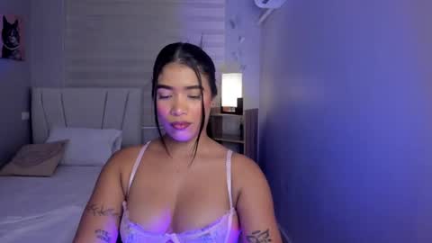 Snapshot of noah_owenss chatting on May 8, 12:43 pm Noemy online show from May 8, 12:43 pm