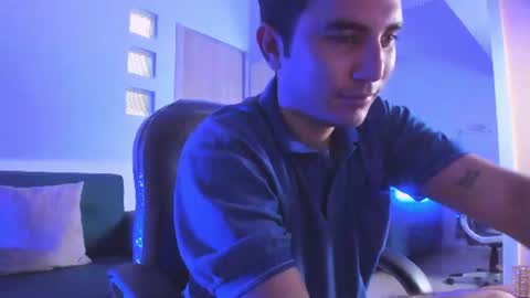 Snapshot of noah_sin_ chatting on July 15, 11:15 am noah sin online show from July 15, 11:15 am