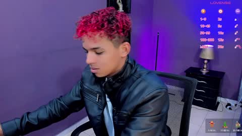 noah_smith04 online show from December 5, 12:44 pm