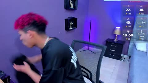 noah_smith04 online show from December 9, 12:19 pm