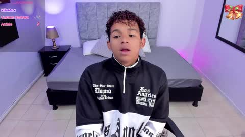 noah_smith04 online show from January 9, 12:09 pm