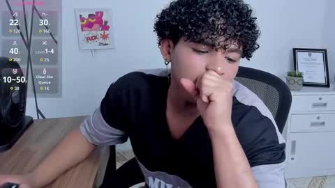 noah_smith04 online show from October 11, 1:20 pm