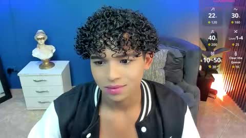 noah_smith04 online show from October 17, 11:57 am