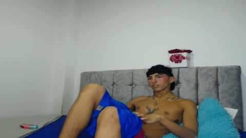 noah_twinks online show from June 25, 11:20 pm