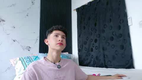 noah tyler  online show from February 28, 7:04 pm