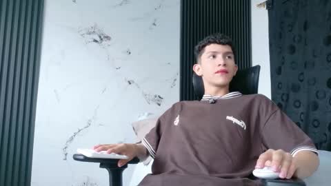 Snapshot of noah_tyler_ chatting on March 7, 7:11 pm noah tyler online show from March 7, 7:11 pm