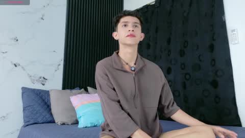 Snapshot of noah_tyler_ chatting on April 9, 7:52 pm noah tyler online show from April 9, 7:52 pm