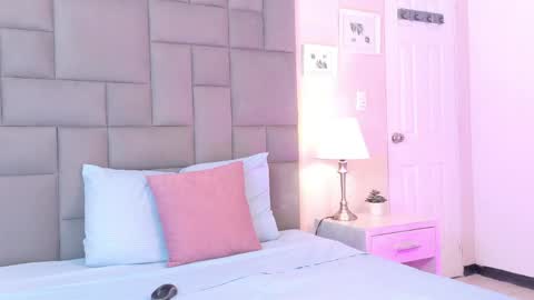 Noah   online show from April 10, 2:33 pm