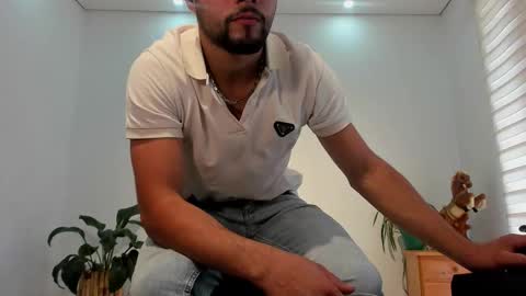 LIAM- noah online show from February 17, 1:18 pm