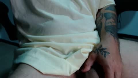 Snapshot of noahbrown23 chatting on December 16, 11:18 pm Noah B online show from December 16, 11:18 pm