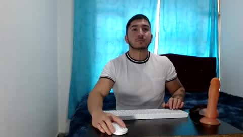 Snapshot of noahmurillo chatting on May 20, 6:25 pm noahmurillo online show from May 20, 6:25 pm
