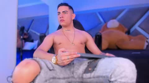 Welcome to Noah room online show from March 20, 4:28 am