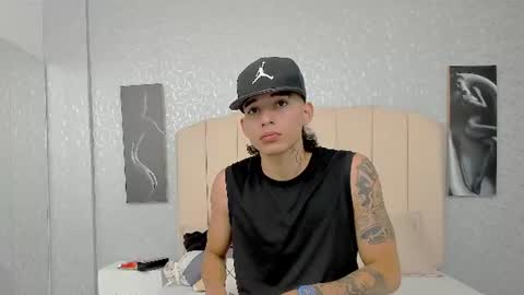 NoahThomson online show from June 13, 12:14 pm