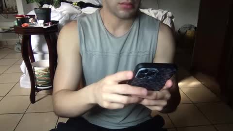 Snapshot of nobudget06 chatting on December 8, 4:07 pm nobudget06 online show from December 8, 4:07 pm