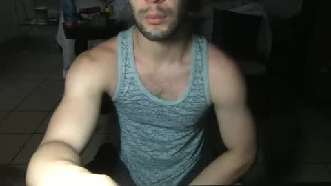 Snapshot of nobudget06 chatting on January 9, 11:24 pm nobudget06 online show from January 9, 11:24 pm