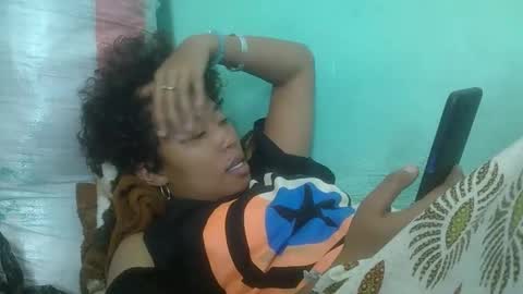 noellah online show from February 11, 7:30 pm