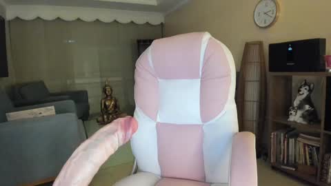  In instagram dayhannanoemi online show from November 16, 12:16 am