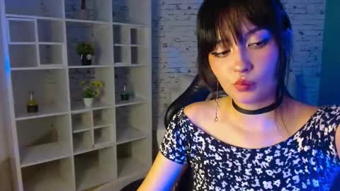 Snapshot of noeva_ chatting on September 25, 11:30 pm Noeva online show from September 25, 11:30 pm