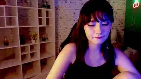Snapshot of noeva_ chatting on October 16, 12:11 am Noeva online show from October 16, 12:11 am