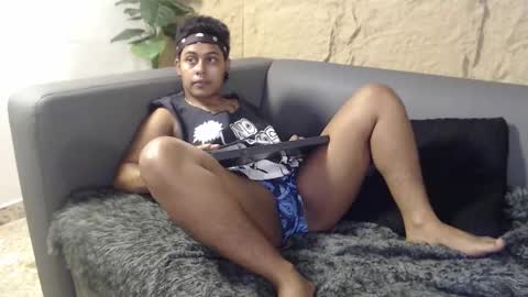 Snapshot of noha__scott chatting on March 2, 2:35 pm noha online show from March 2, 2:35 pm