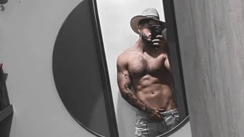 Snapshot of noha_miler chatting on June 29, 10:32 pm kevin online show from June 29, 10:32 pm