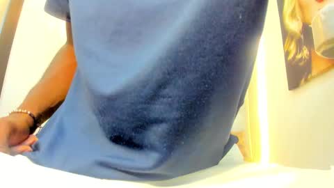 Snapshot of noir_king0 chatting on February 14, 3:03 am noir_king0 online show from February 14, 3:03 am