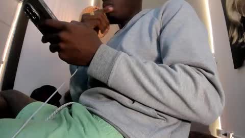 Snapshot of noir_king0 chatting on February 20, 6:26 am noir_king0 online show from February 20, 6:26 am