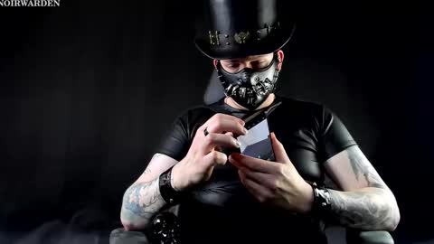 Snapshot of noir_warden chatting on February 15, 10:58 am Noir online show from February 15, 10:58 am