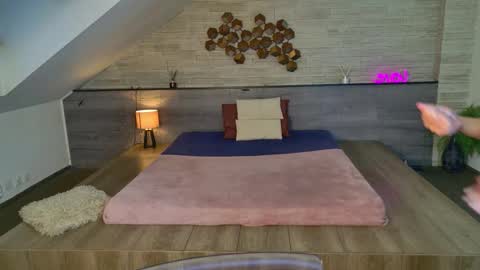 Liz online show from March 1, 5:09 am