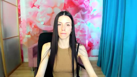 NoirDiva online show from April 23, 6:03 am