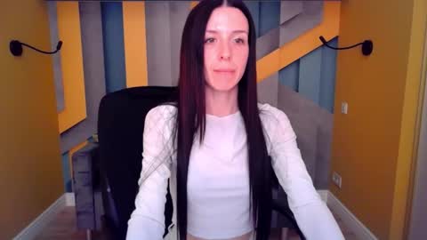 NoirDiva online show from May 9, 11:59 am