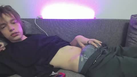 nolan_sagee online show from May 29, 8:01 am