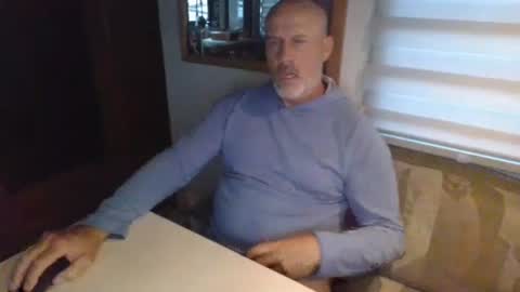 Snapshot of nomadfreedom chatting on December 5, 1:06 pm nomadfreedom online show from December 5, 1:06 pm