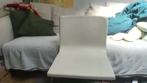 Snapshot of nonbinarybator chatting on April 12, 4:23 pm Beau online show from April 12, 4:23 pm