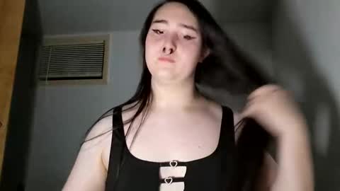 nonbinarybeauty20 online show from February 4, 2:50 am