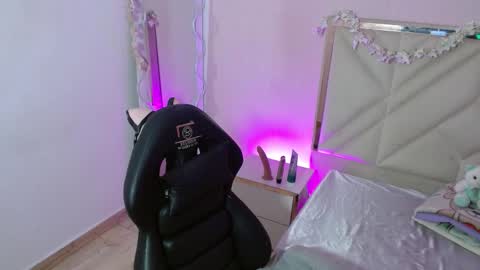 nooah_tay online show from March 9, 3:10 am