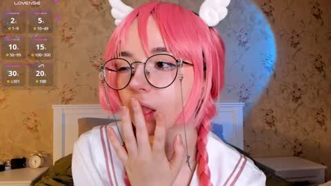 Snapshot of nora_failure chatting on December 9, 11:04 am Nora Failure online show from December 9, 11:04 am