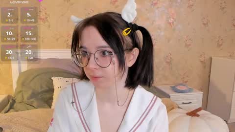 Snapshot of nora_failure chatting on December 19, 4:45 am Nora Failure online show from December 19, 4:45 am