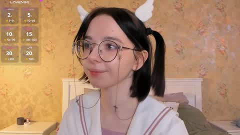 Snapshot of nora_failure chatting on December 19, 11:07 am Nora Failure online show from December 19, 11:07 am