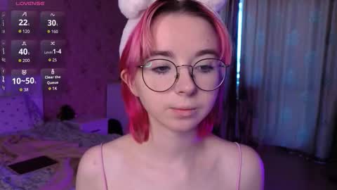 Snapshot of nora_failure chatting on September 26, 6:06 am Nora Failure online show from September 26, 6:06 am