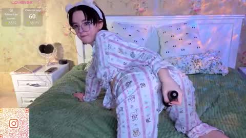 Snapshot of nora_failure chatting on December 5, 12:36 pm Nora Failure online show from December 5, 12:36 pm