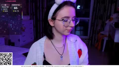 Snapshot of nora_failure chatting on February 16, 12:34 pm Nora Failure online show from February 16, 12:34 pm