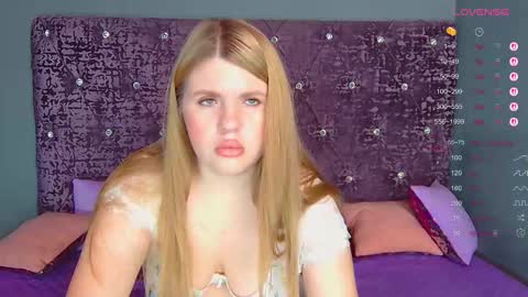 Nora online show from November 22, 1:15 am