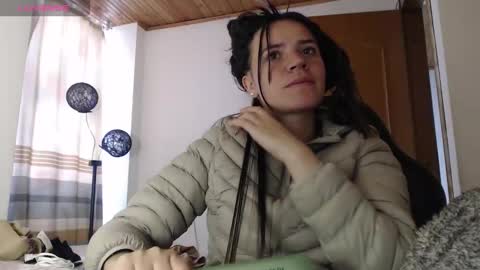 noreen_ online show from November 11, 4:40 pm