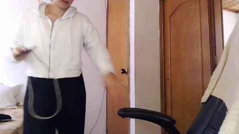 noreen_ online show from February 10, 6:12 pm