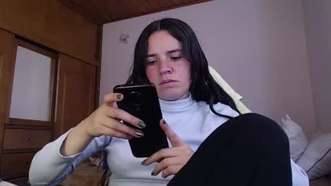 noreen_ online show from March 10, 8:14 pm